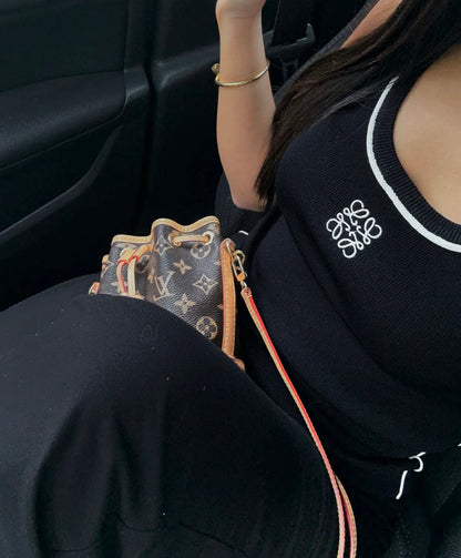 TOP LOEWE NOIR AVEC BORDURES BLANCHES